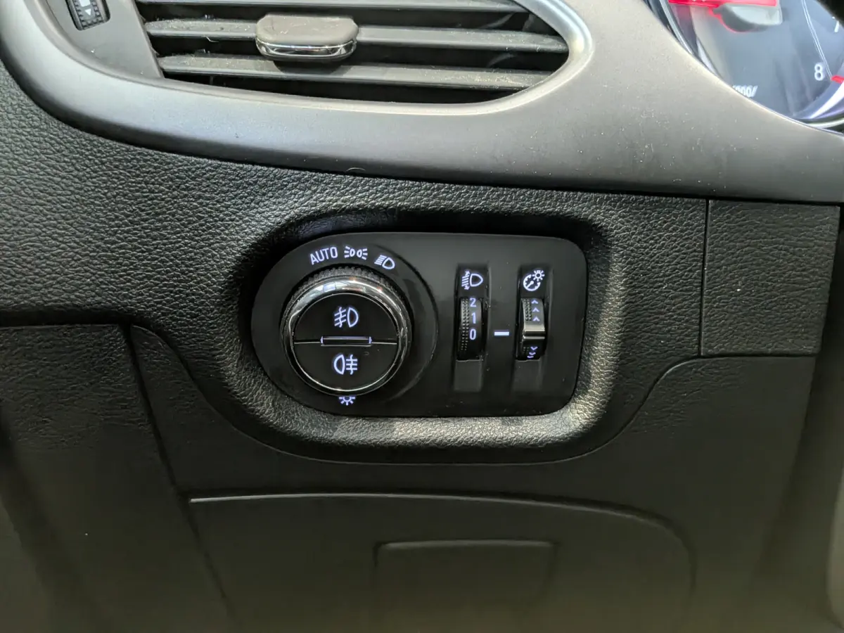 1.0 Turbo Business+ Cruise Control, Carplay, Airco