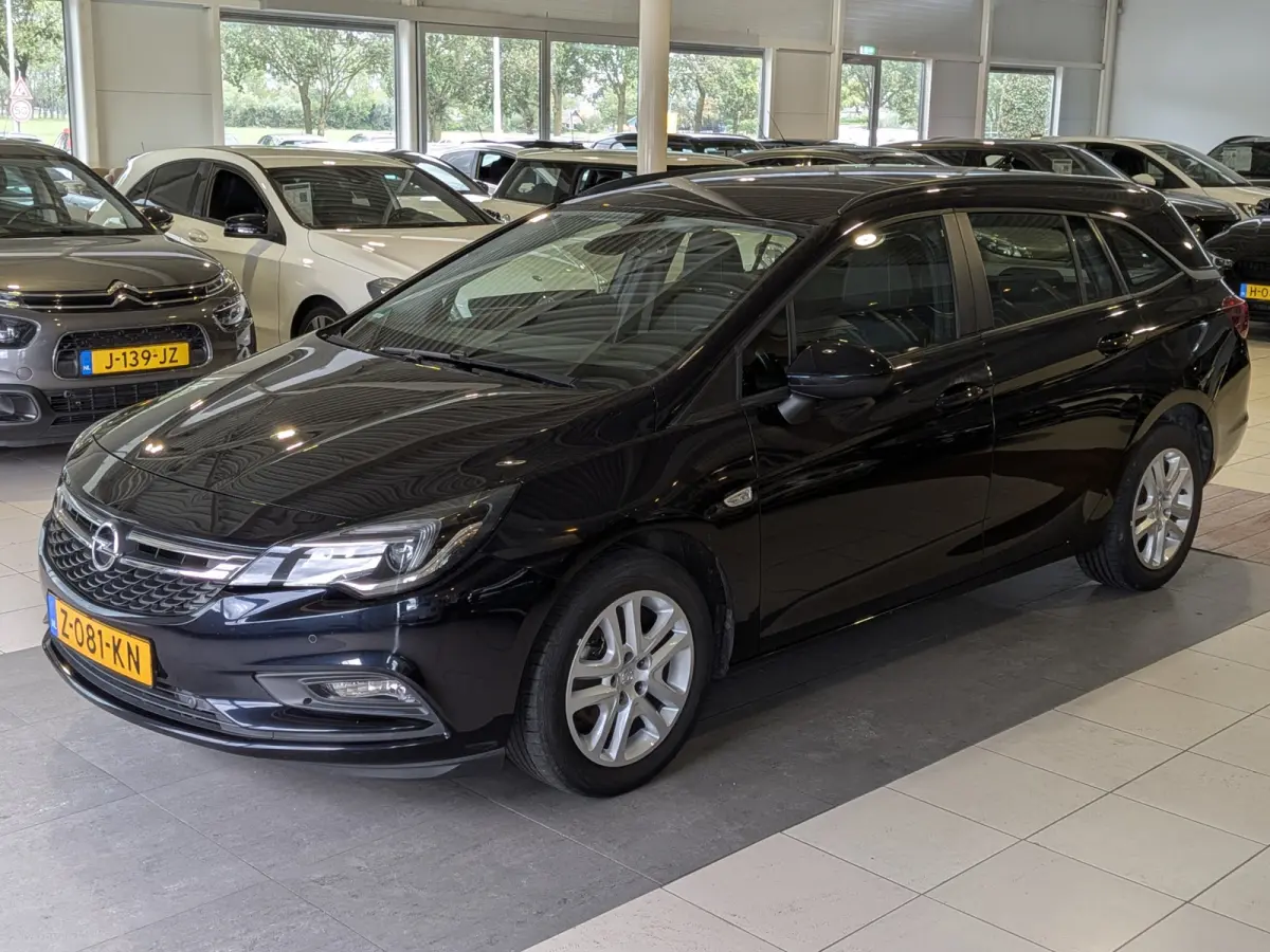 1.0 Turbo Business+ Cruise Control, Carplay, Airco