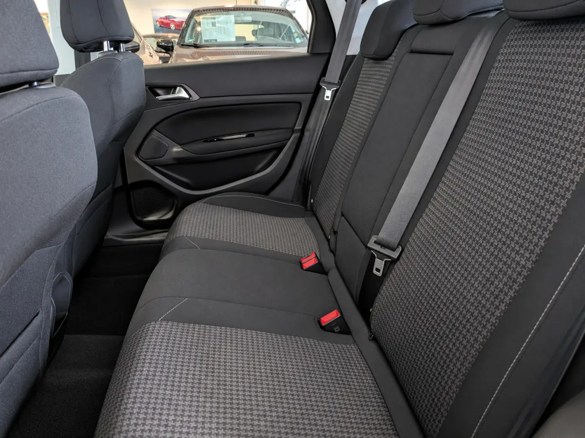 1.2 PureTech Blue Lease Executive Airco, Cruise Control, Stuurbekrachtiging