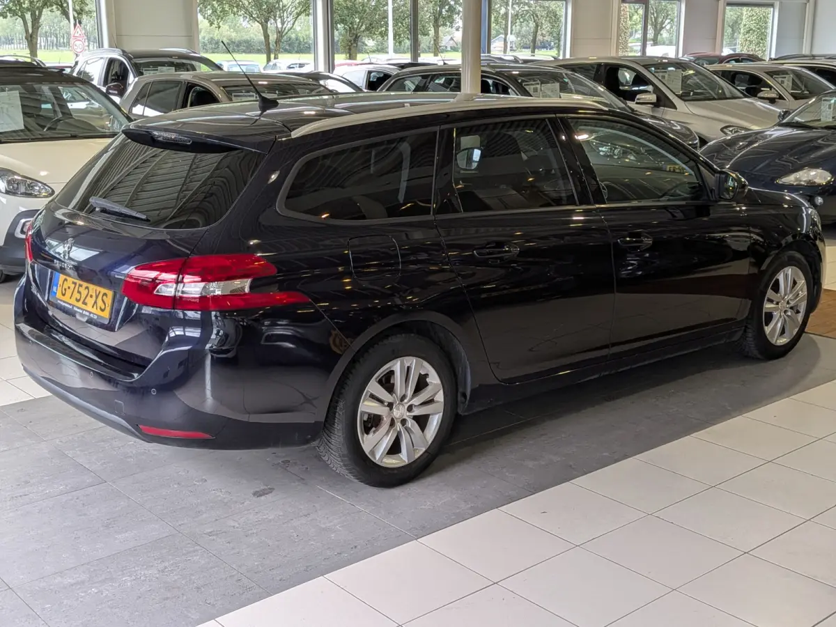 1.2 PureTech Blue Lease Executive Airco, Cruise Control, Stuurbekrachtiging
