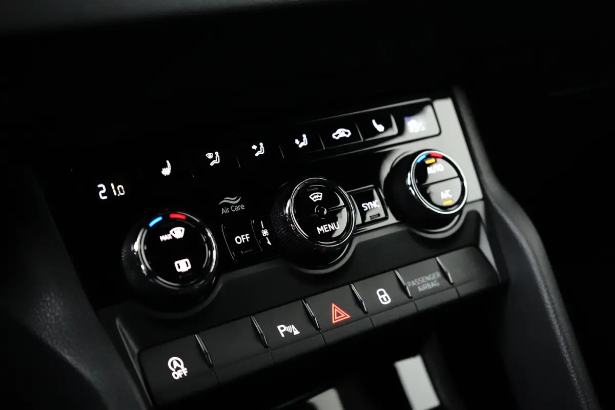 1.5 TSI 150 pk ACT Sportline Business 7-DSG | Achteruitrijcamera | Cruise control | Stoel/stuur verwarming |