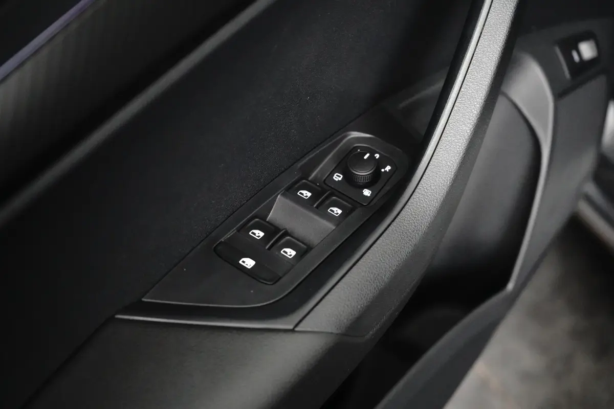 1.5 TSI 150 pk ACT Sportline Business 7-DSG | Achteruitrijcamera | Cruise control | Stoel/stuur verwarming |