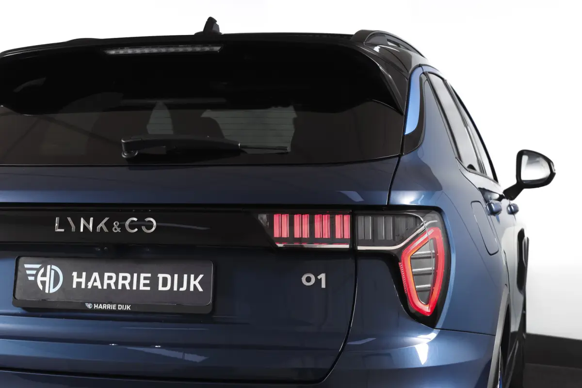 1.5 PHEV 261PK MY23 | Donkere hemel | 360 Camera | 7.4 kWh boordlader | S/K-panodak | Adapt. Cruise | Memory | Elek. klep | LM 20" | 6427