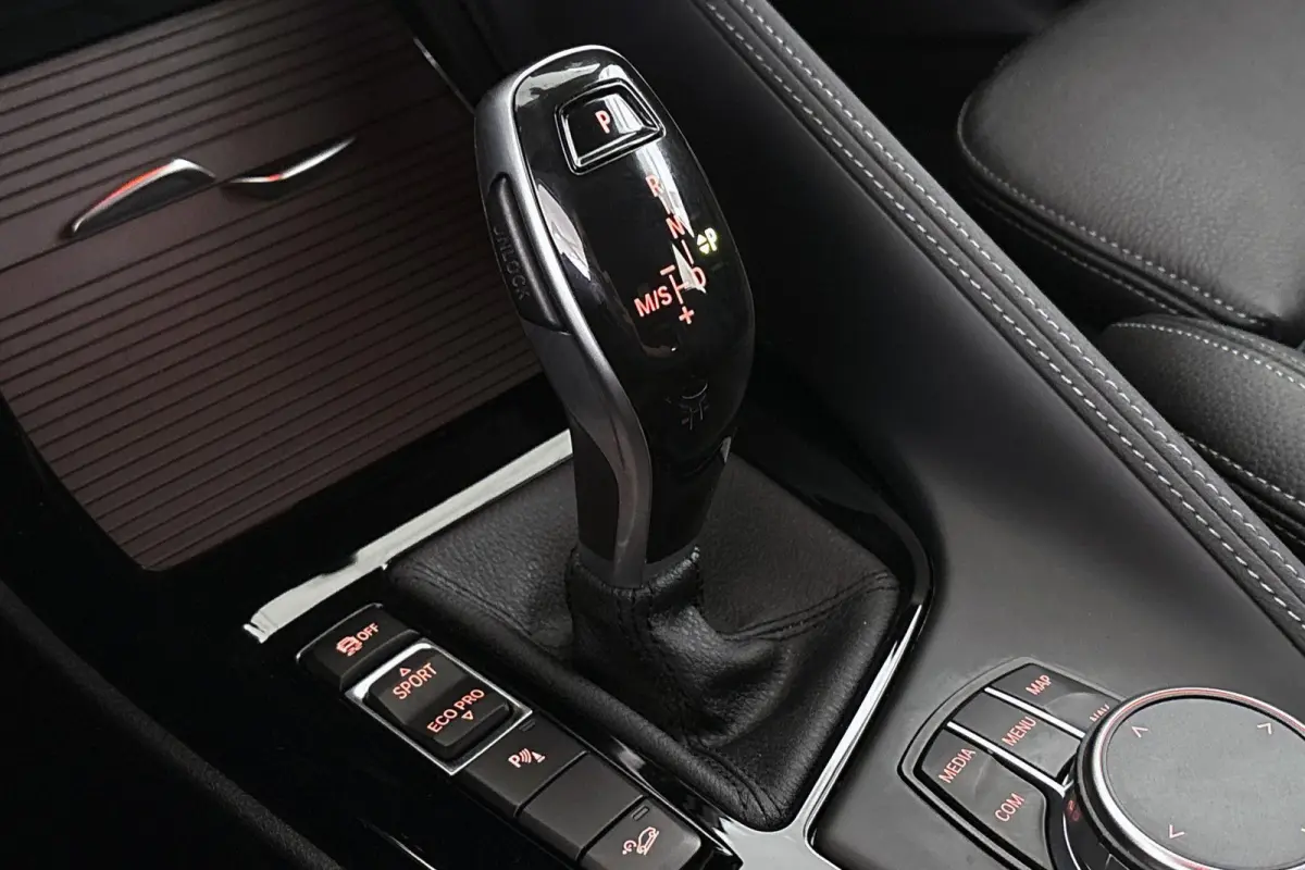 xDrive20i High Executive M Sport X Achteruitrijcamera Head-Up Leder Adaptief Onderstel
