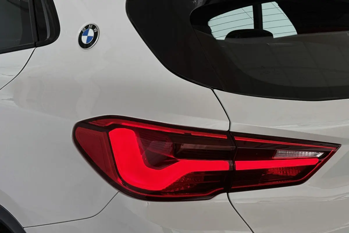 xDrive20i High Executive M Sport X Achteruitrijcamera Head-Up Leder Adaptief Onderstel
