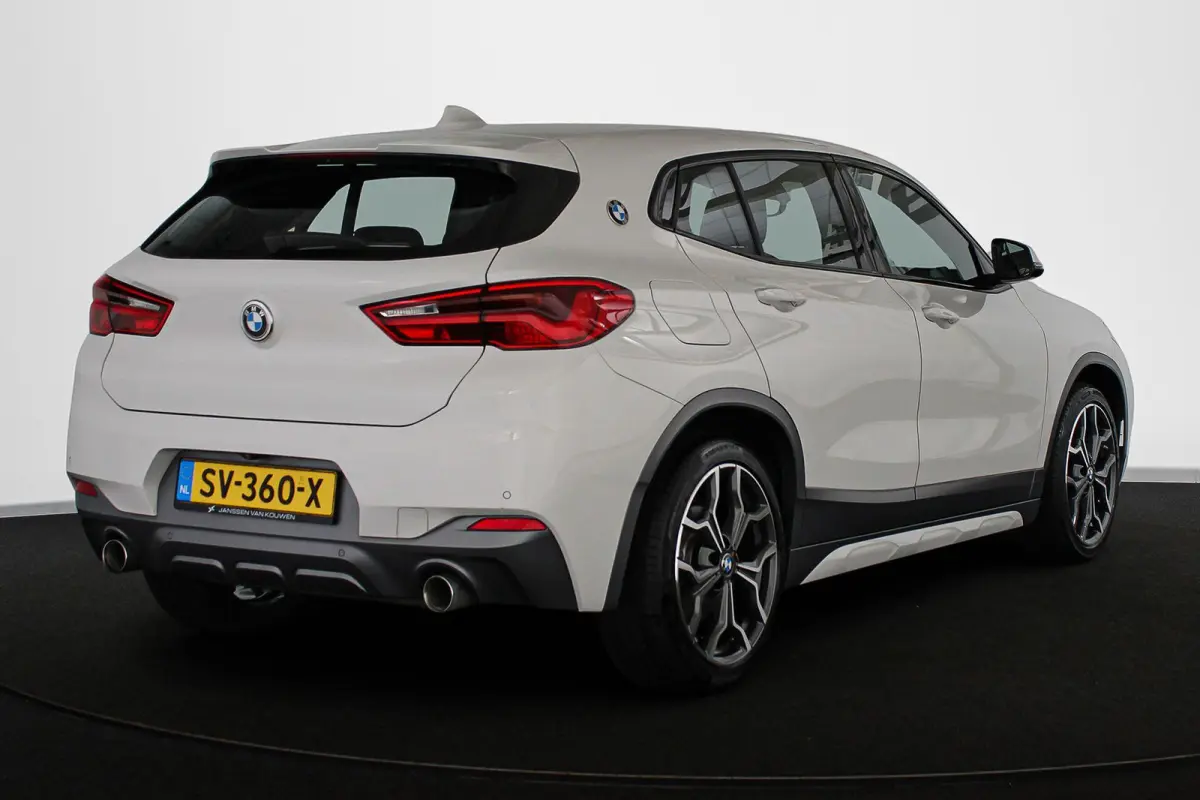 xDrive20i High Executive M Sport X Achteruitrijcamera Head-Up Leder Adaptief Onderstel