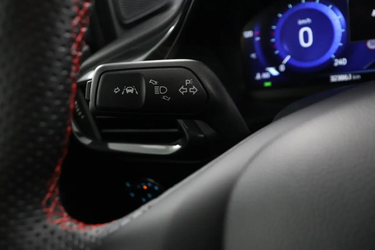 1.0 EcoBoost ST-Line | Trekhaak | Keyless Entry | CarPlay | Digitaal Dashboard |