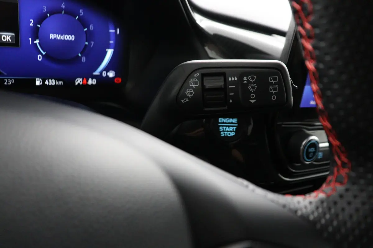 1.0 EcoBoost ST-Line | Trekhaak | Keyless Entry | CarPlay | Digitaal Dashboard |
