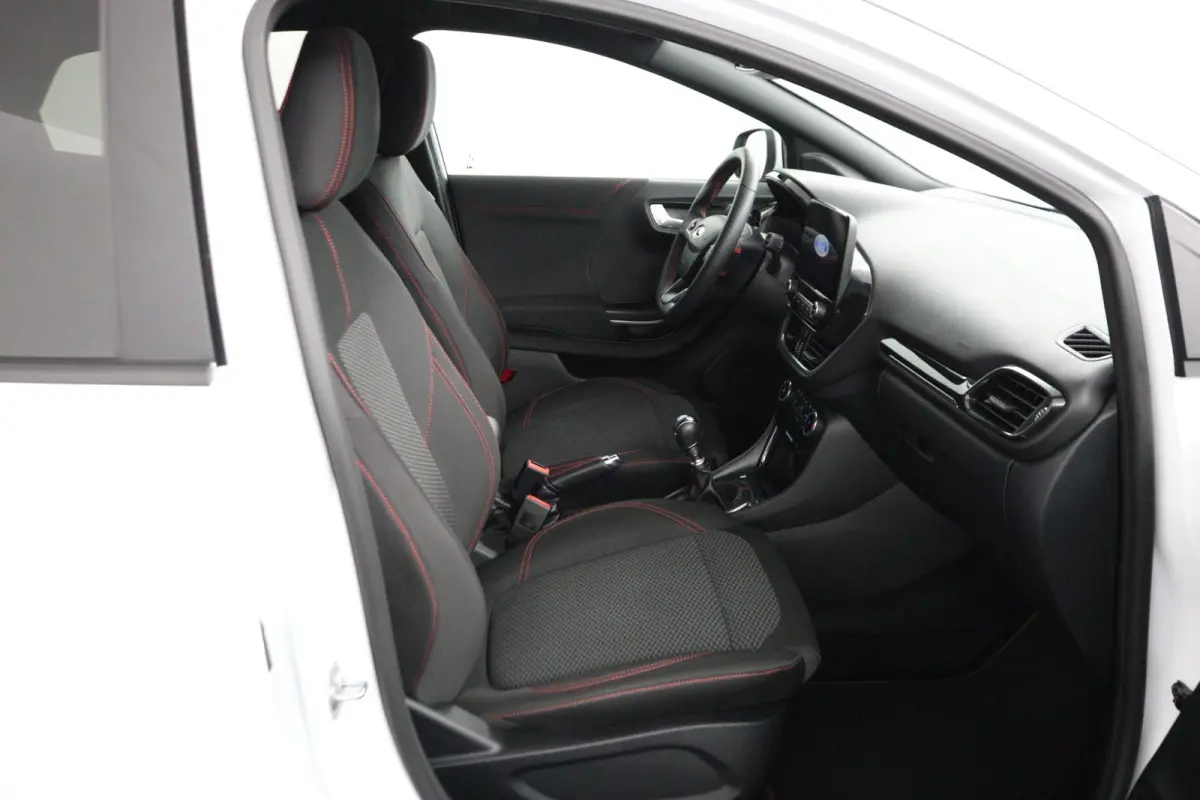 1.0 EcoBoost ST-Line | Trekhaak | Keyless Entry | CarPlay | Digitaal Dashboard |