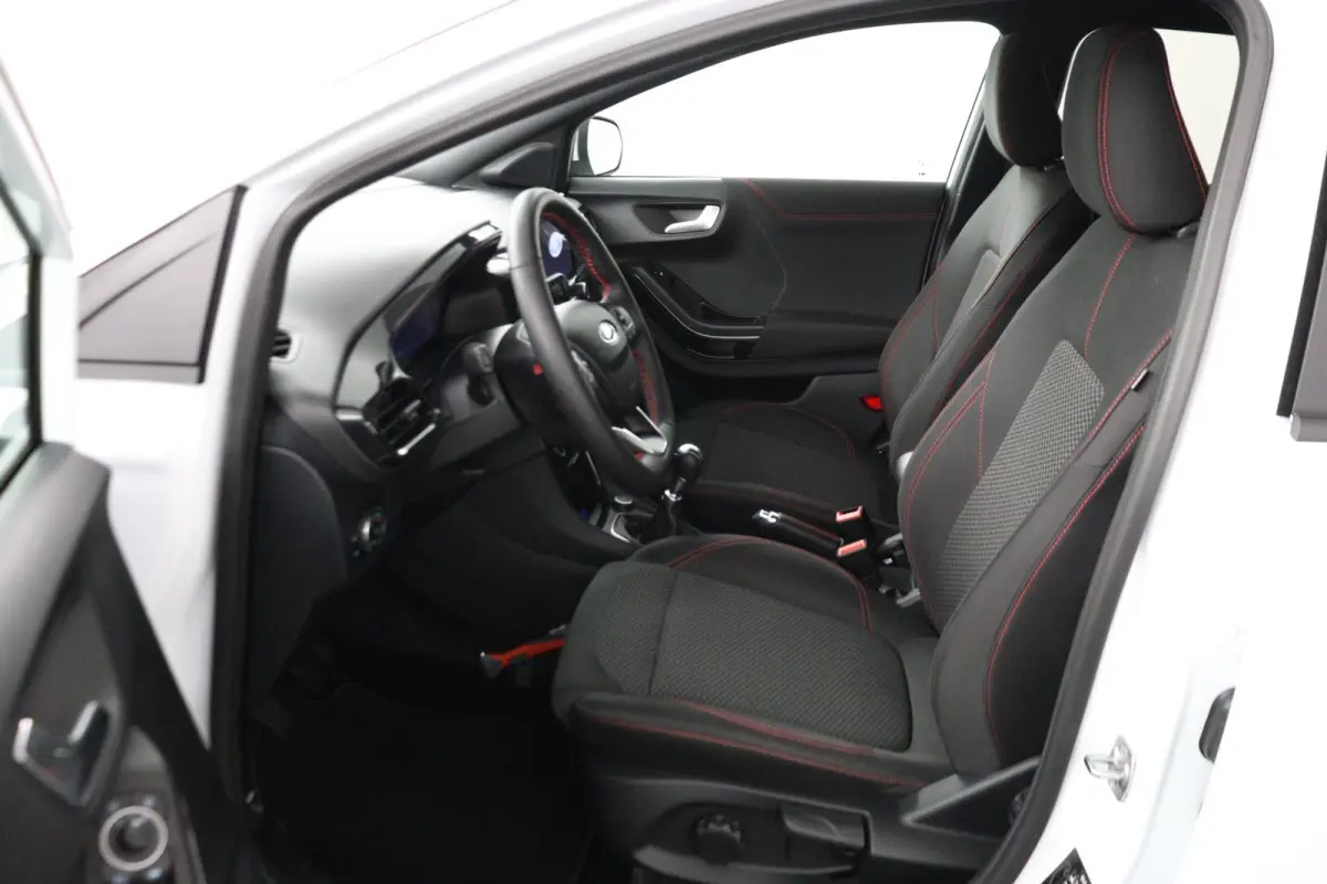 1.0 EcoBoost ST-Line | Trekhaak | Keyless Entry | CarPlay | Digitaal Dashboard |