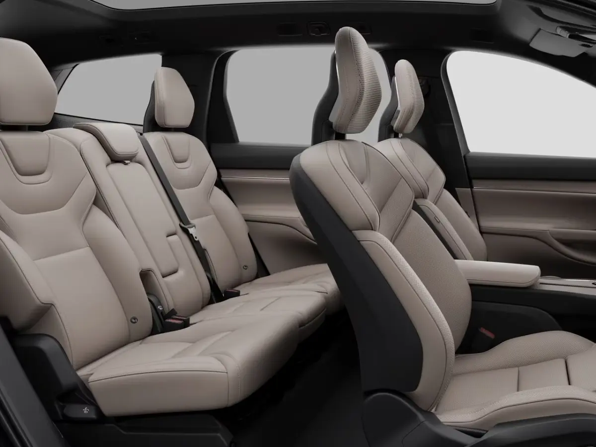 Twin Motor Ultra Executive Edition 7p. 106 kWh | 7 persoons | Achterbank verwarmd | Alarmsysteem