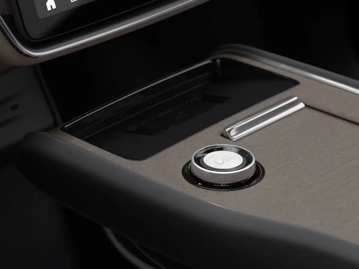 Twin Motor Ultra Executive Edition 7p. 106 kWh | 7 persoons | Achterbank verwarmd | Alarmsysteem