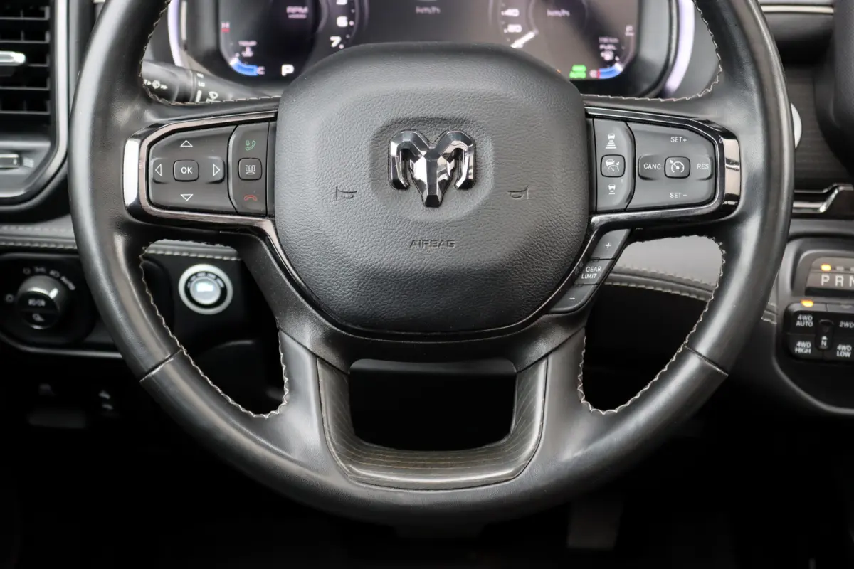 1500 5.7 V8 4x4 Crew Cab Limited | Prins-LPG | Luchtvering | Stoelventilatie V+A | Trekhaak | Panoramadak | ACC | Android Auto/Apple Carplay | HUD | Harman&Kardon | Surround Camera |
