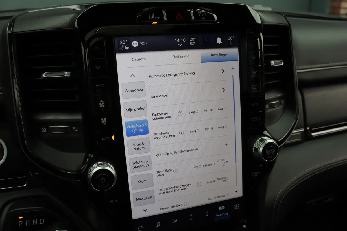 1500 5.7 V8 4x4 Crew Cab Limited | Prins-LPG | Luchtvering | Stoelventilatie V+A | Trekhaak | Panoramadak | ACC | Android Auto/Apple Carplay | HUD | Harman&Kardon | Surround Camera |