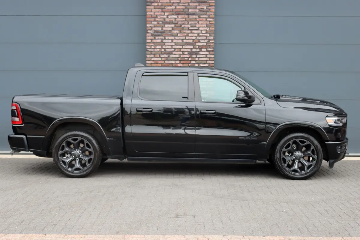 1500 5.7 V8 4x4 Crew Cab Limited | Prins-LPG | Luchtvering | Stoelventilatie V+A | Trekhaak | Panoramadak | ACC | Android Auto/Apple Carplay | HUD | Harman&Kardon | Surround Camera |