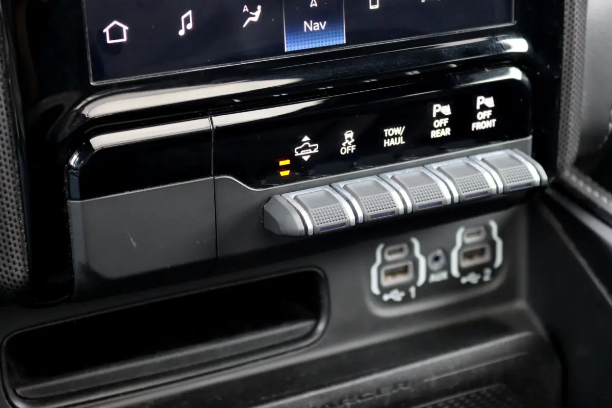 1500 5.7 V8 4x4 Crew Cab Limited | Prins-LPG | Luchtvering | Stoelventilatie V+A | Trekhaak | Panoramadak | ACC | Android Auto/Apple Carplay | HUD | Harman&Kardon | Surround Camera |
