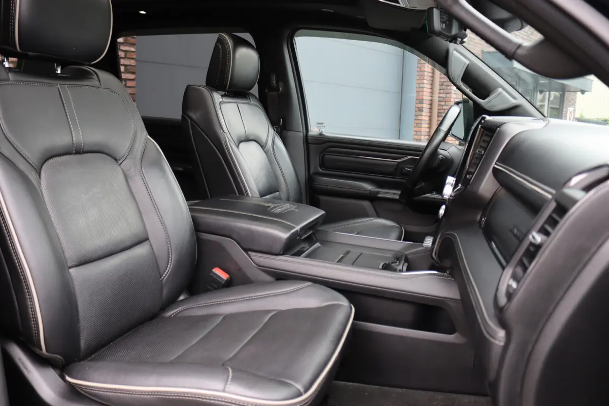1500 5.7 V8 4x4 Crew Cab Limited | Prins-LPG | Luchtvering | Stoelventilatie V+A | Trekhaak | Panoramadak | ACC | Android Auto/Apple Carplay | HUD | Harman&Kardon | Surround Camera |