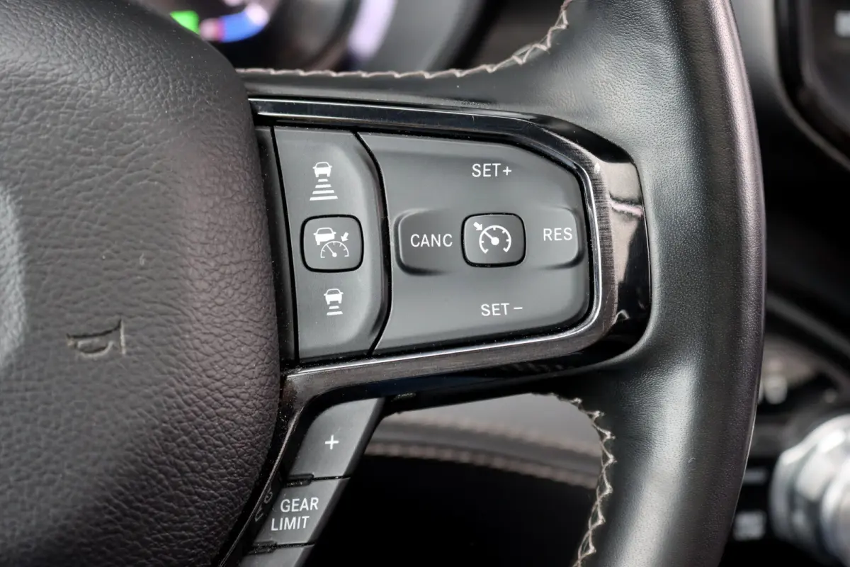 1500 5.7 V8 4x4 Crew Cab Limited | Prins-LPG | Luchtvering | Stoelventilatie V+A | Trekhaak | Panoramadak | ACC | Android Auto/Apple Carplay | HUD | Harman&Kardon | Surround Camera |