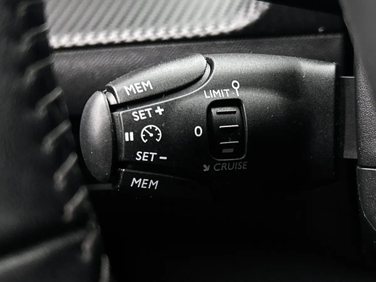 EV Allure 50 kWh | Navigatie | Camera | Climate Control | Accu 92% | Apple CarPlay / Android Auto