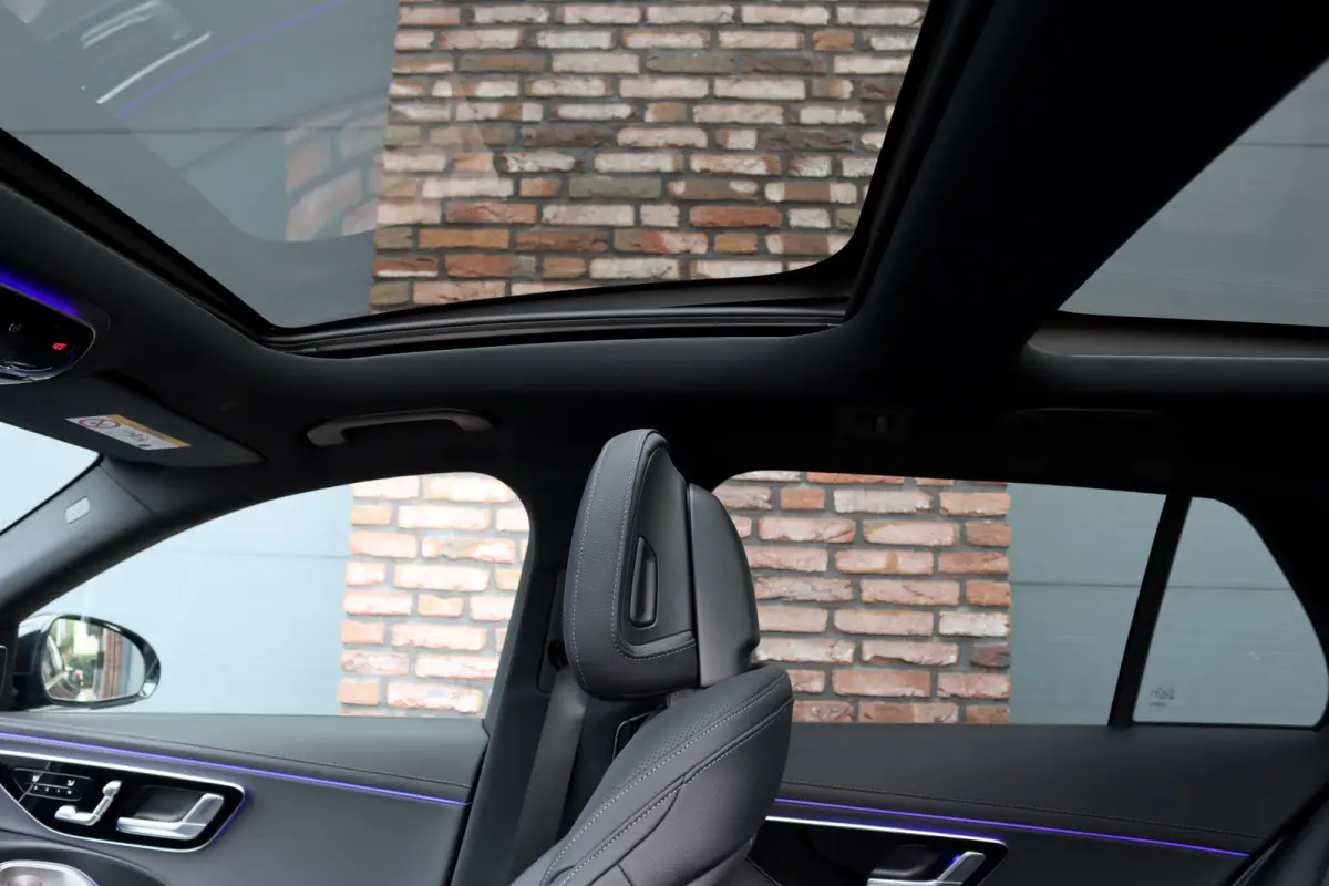 300 e AMG Line | Hyperscreen | Distronic+ | Nappa Leder | Burmester | Massage | Stoelventilatie | Digital Light | Trekhaak | Pamoramdak | HUD | Verwarmd Stuurwiel |