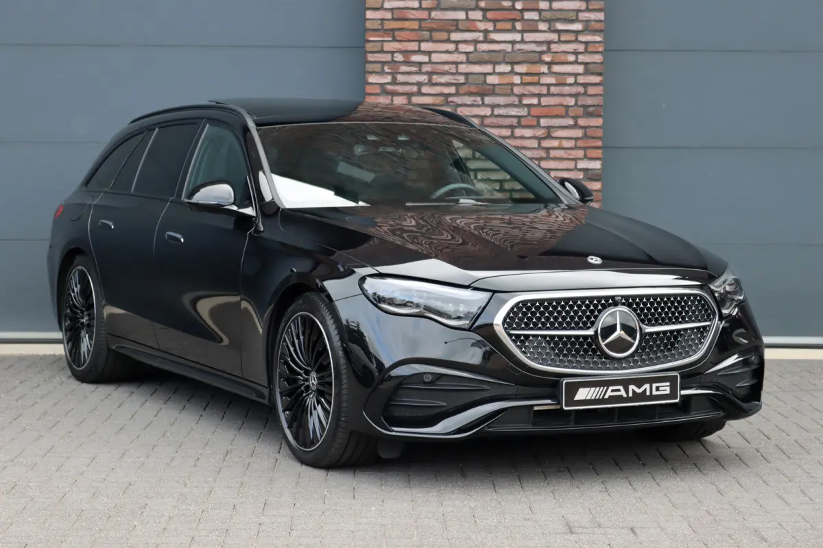 300 e AMG Line | Hyperscreen | Distronic+ | Nappa Leder | Burmester | Massage | Stoelventilatie | Digital Light | Trekhaak | Pamoramdak | HUD | Verwarmd Stuurwiel |