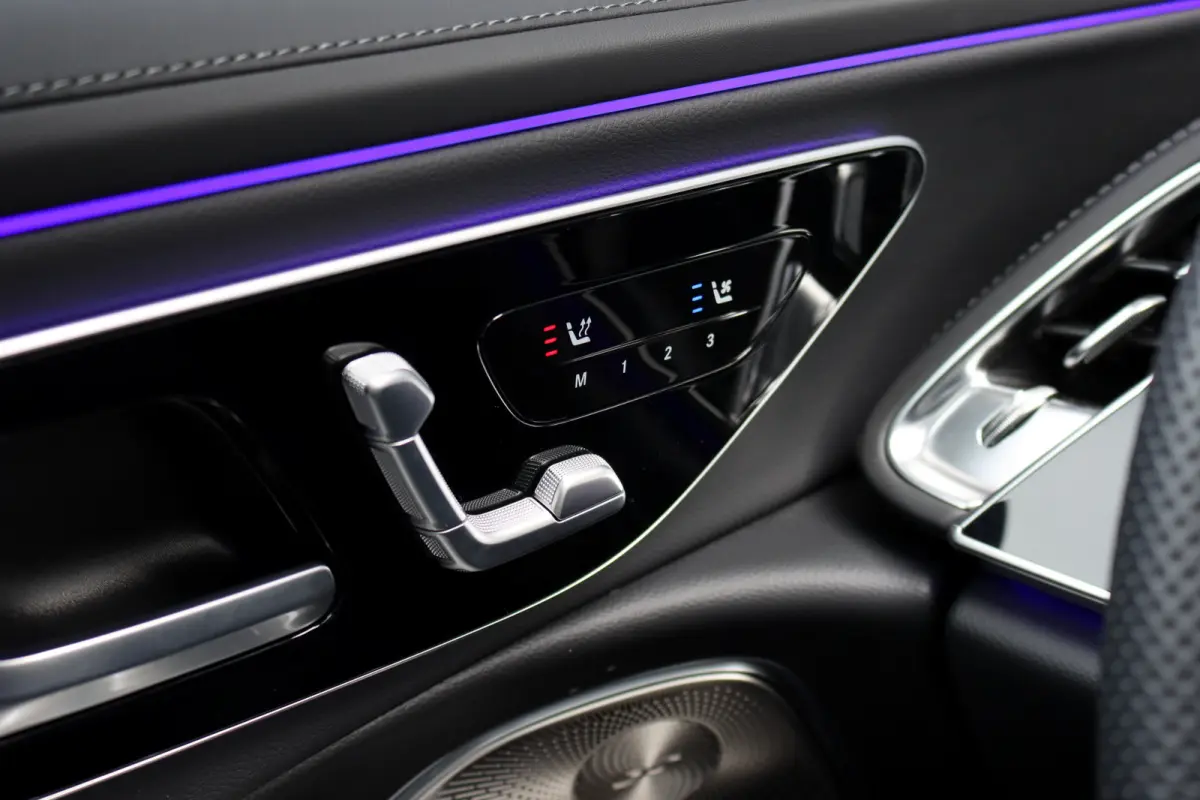 300 e AMG Line | Hyperscreen | Distronic+ | Nappa Leder | Burmester | Massage | Stoelventilatie | Digital Light | Trekhaak | Pamoramdak | HUD | Verwarmd Stuurwiel |