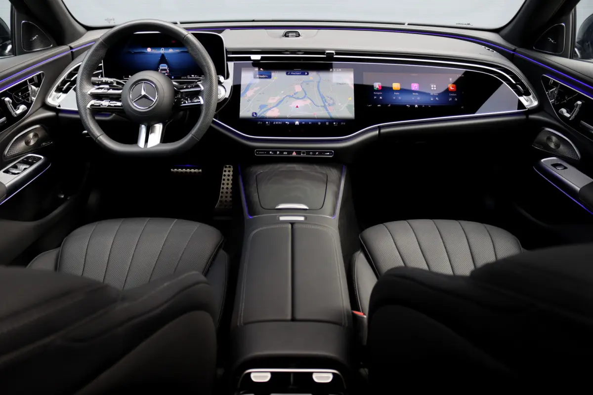 300 e AMG Line | Hyperscreen | Distronic+ | Nappa Leder | Burmester | Massage | Stoelventilatie | Digital Light | Trekhaak | Pamoramdak | HUD | Verwarmd Stuurwiel |