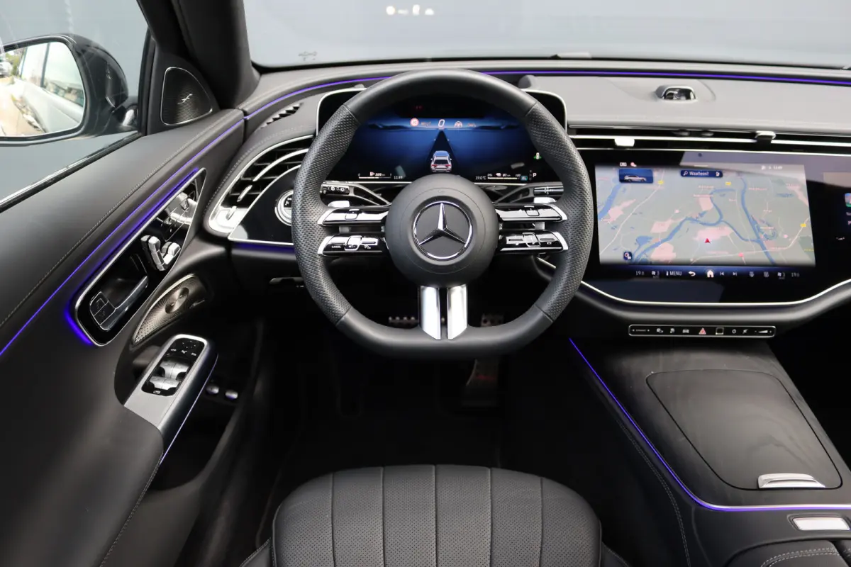 300 e AMG Line | Hyperscreen | Distronic+ | Nappa Leder | Burmester | Massage | Stoelventilatie | Digital Light | Trekhaak | Pamoramdak | HUD | Verwarmd Stuurwiel |