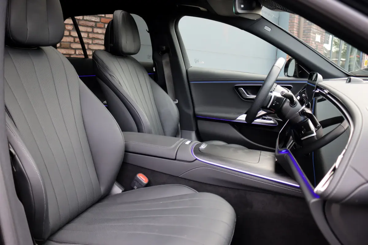300 e AMG Line | Hyperscreen | Distronic+ | Nappa Leder | Burmester | Massage | Stoelventilatie | Digital Light | Trekhaak | Pamoramdak | HUD | Verwarmd Stuurwiel |