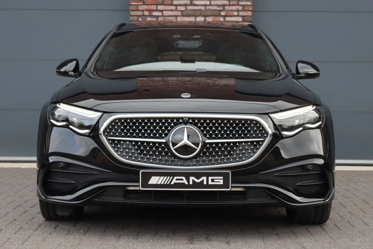 300 e AMG Line | Hyperscreen | Distronic+ | Nappa Leder | Burmester | Massage | Stoelventilatie | Digital Light | Trekhaak | Pamoramdak | HUD | Verwarmd Stuurwiel |