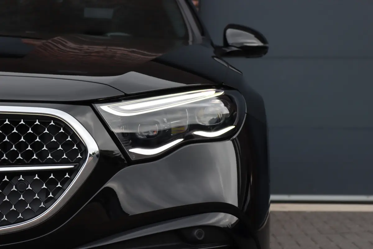 300 e AMG Line | Hyperscreen | Distronic+ | Nappa Leder | Burmester | Massage | Stoelventilatie | Digital Light | Trekhaak | Pamoramdak | HUD | Verwarmd Stuurwiel |