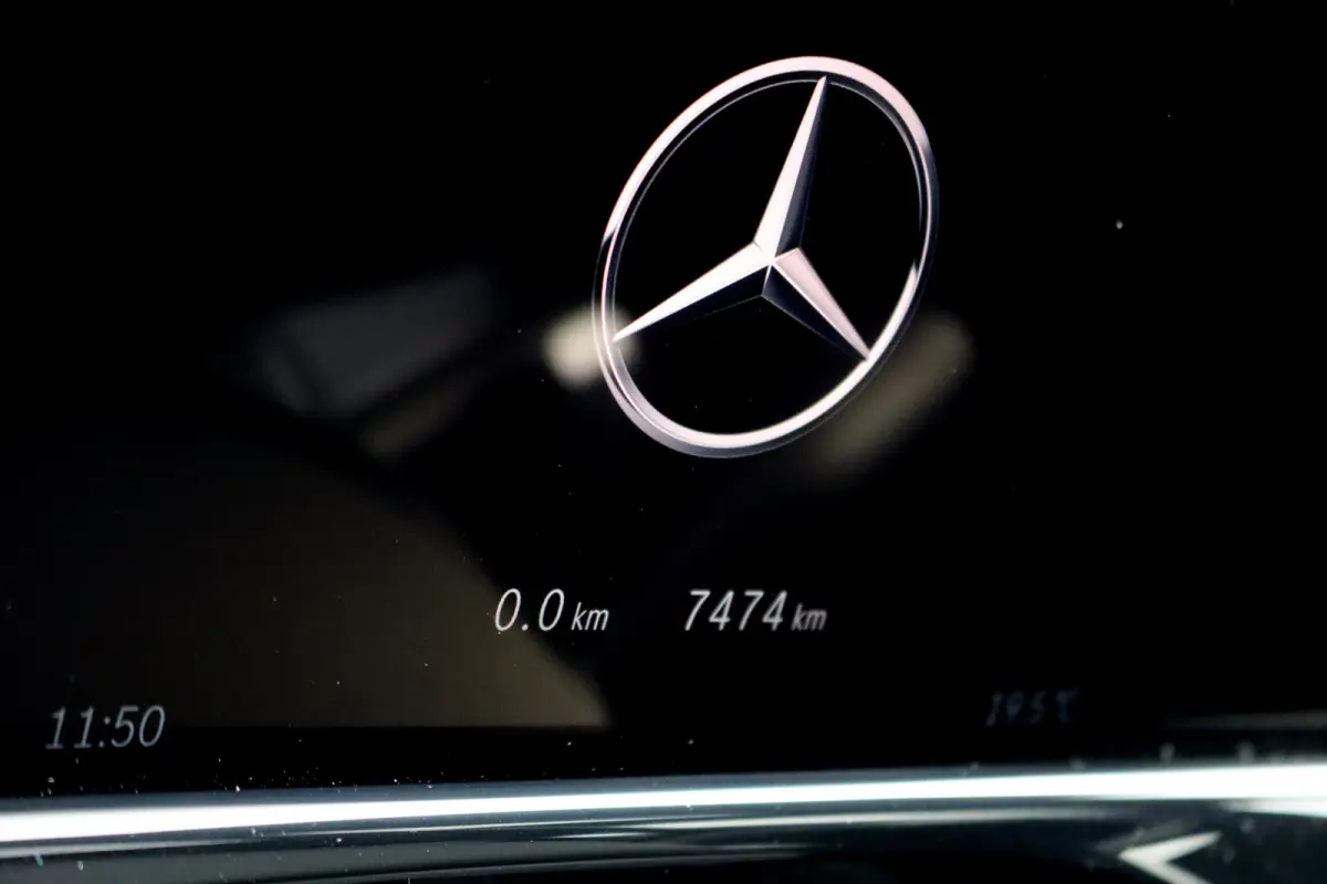 300 e AMG Line | Hyperscreen | Distronic+ | Nappa Leder | Burmester | Massage | Stoelventilatie | Digital Light | Trekhaak | Pamoramdak | HUD | Verwarmd Stuurwiel |