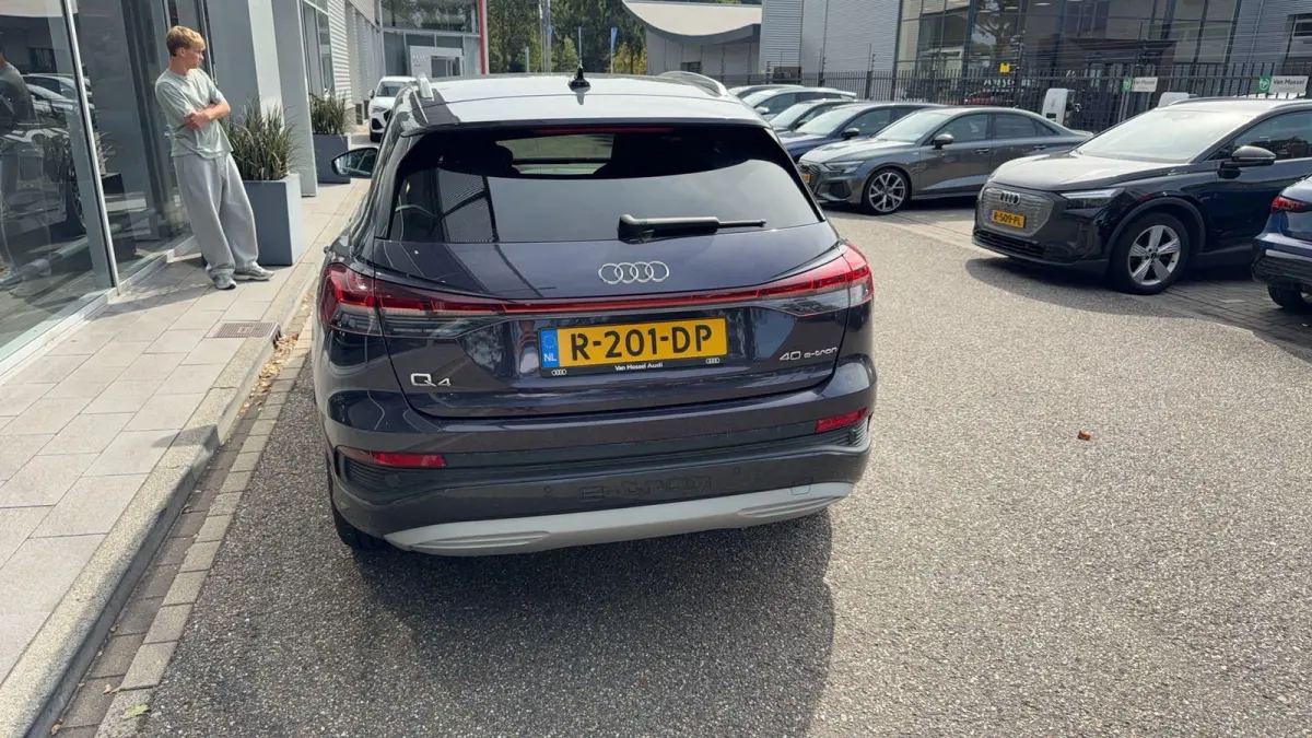 40 Launch edition S Competition 77 kWh 204 PK