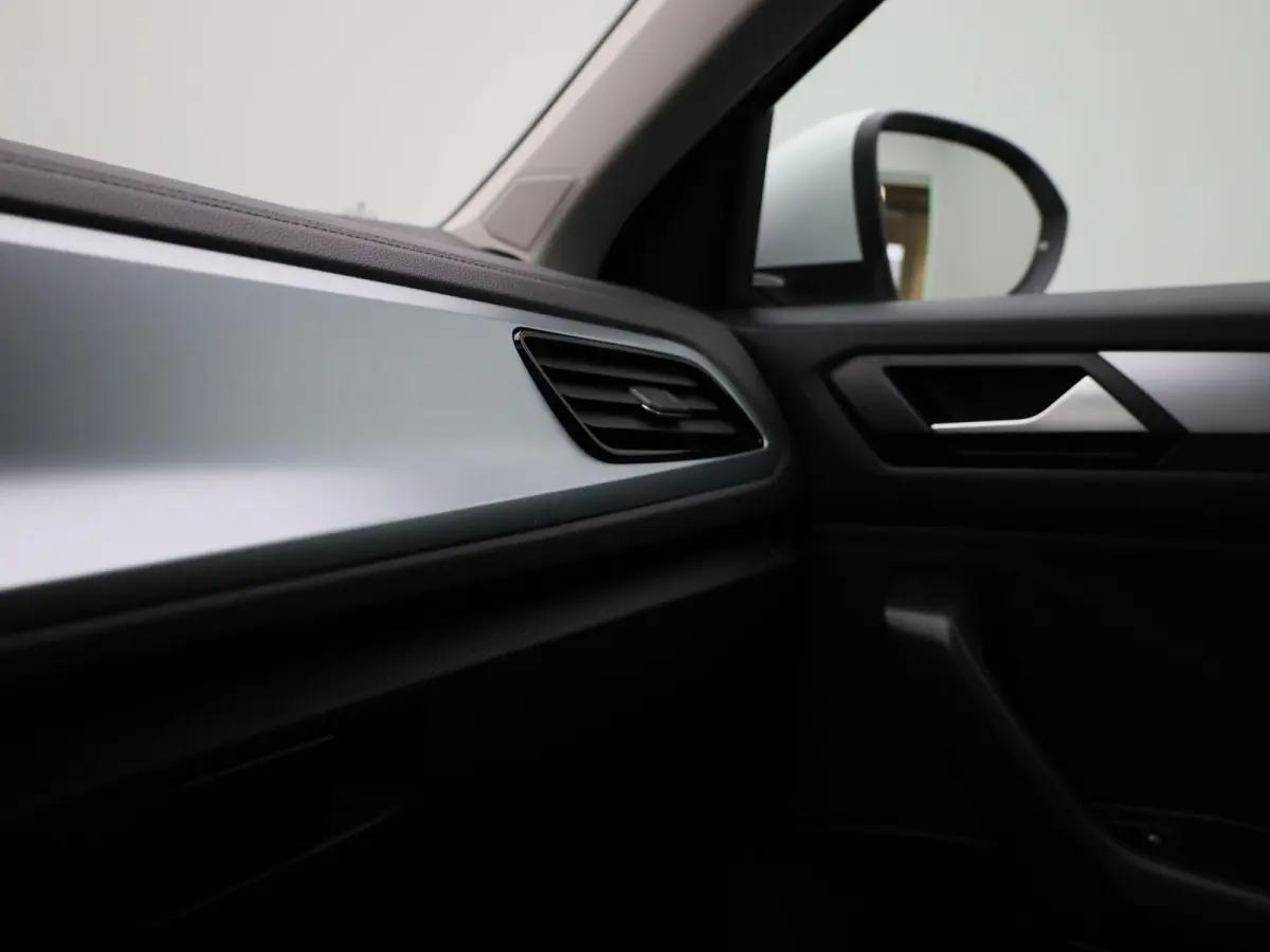 1.0 TSI Life 110 PK| Origineel Nederlands | Navigatie | Achteruitrijcamera | Privacy Glass | Parkeersensoren | Apple Carplay