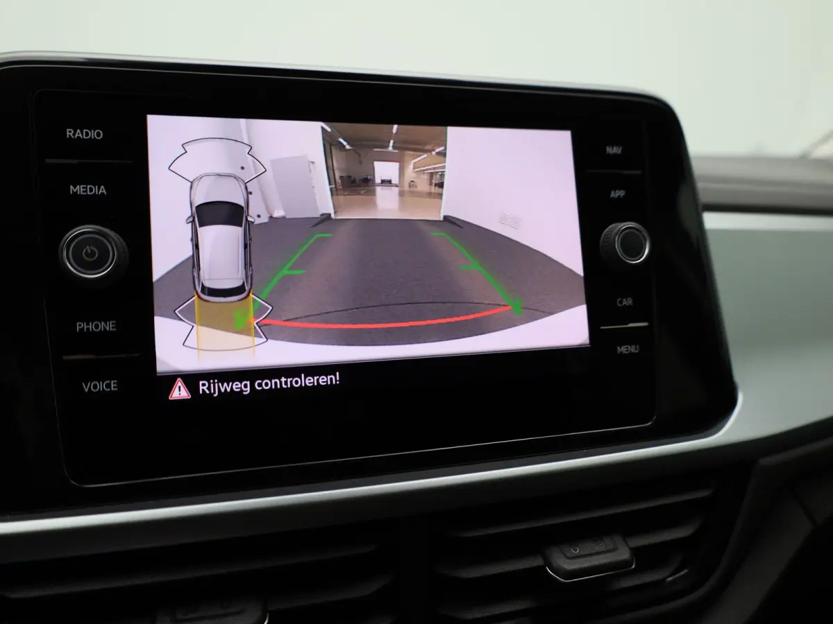 1.0 TSI Life 110 PK| Origineel Nederlands | Navigatie | Achteruitrijcamera | Privacy Glass | Parkeersensoren | Apple Carplay