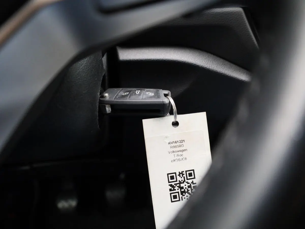 1.0 TSI Life 110 PK| Origineel Nederlands | Navigatie | Achteruitrijcamera | Privacy Glass | Parkeersensoren | Apple Carplay