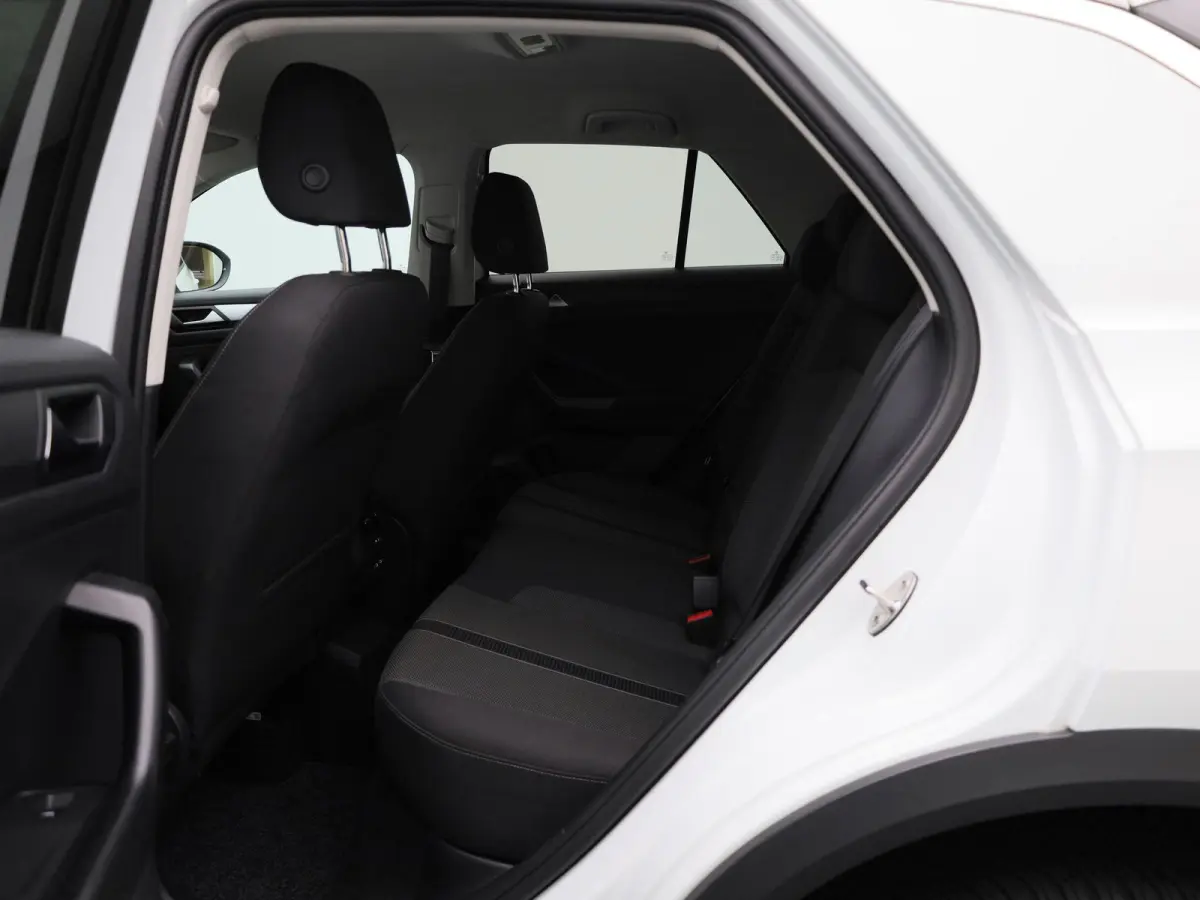 1.0 TSI Life 110 PK| Origineel Nederlands | Navigatie | Achteruitrijcamera | Privacy Glass | Parkeersensoren | Apple Carplay