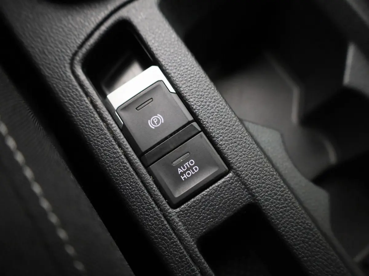 1.0 TSI Life 110 PK| Origineel Nederlands | Navigatie | Achteruitrijcamera | Privacy Glass | Parkeersensoren | Apple Carplay