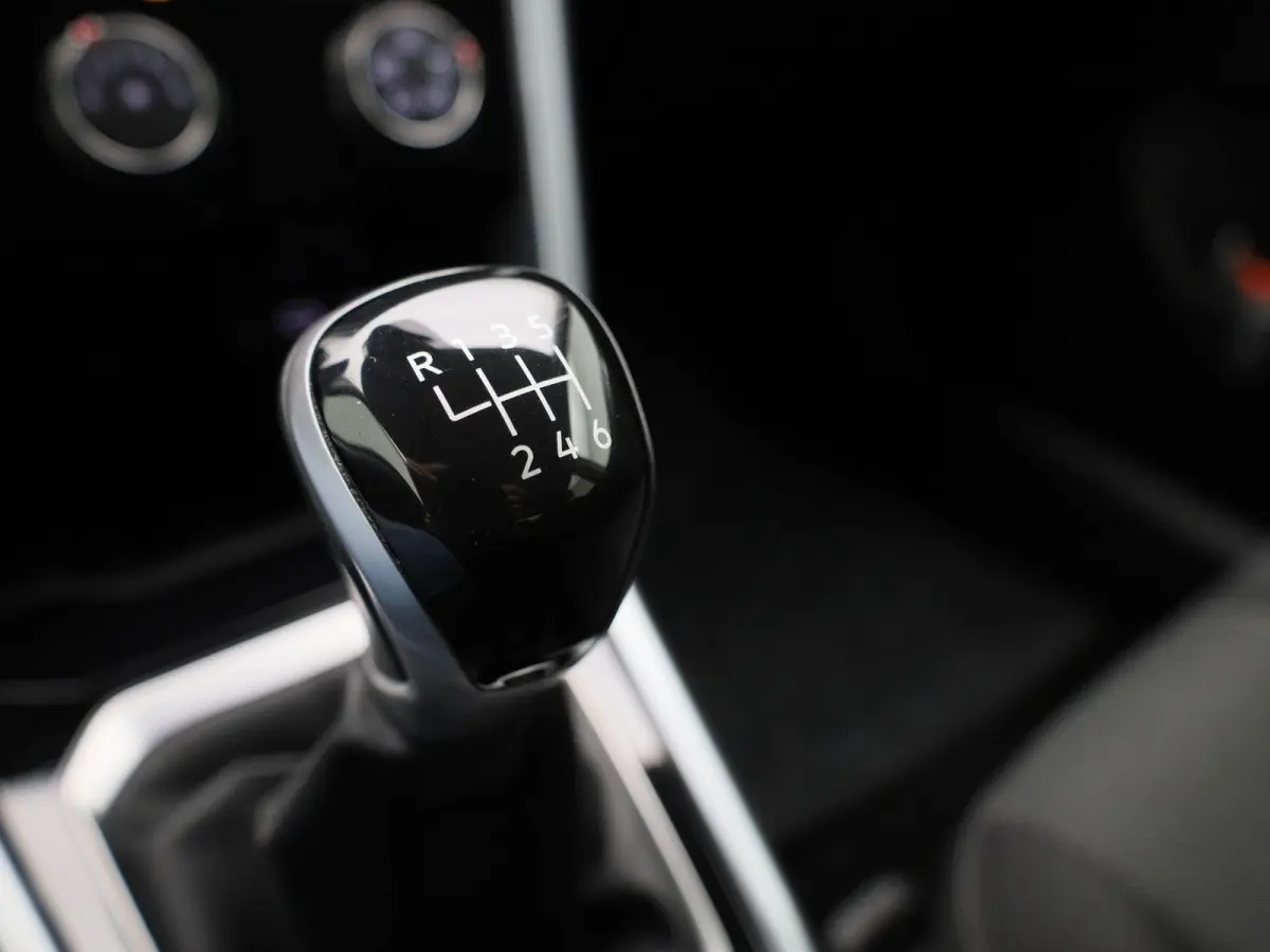 1.0 TSI Life 110 PK| Origineel Nederlands | Navigatie | Achteruitrijcamera | Privacy Glass | Parkeersensoren | Apple Carplay