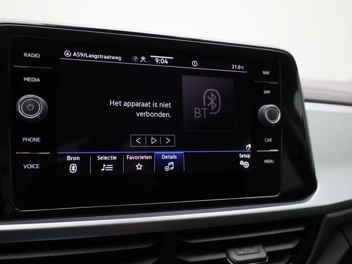1.0 TSI Life 110 PK| Origineel Nederlands | Navigatie | Achteruitrijcamera | Privacy Glass | Parkeersensoren | Apple Carplay
