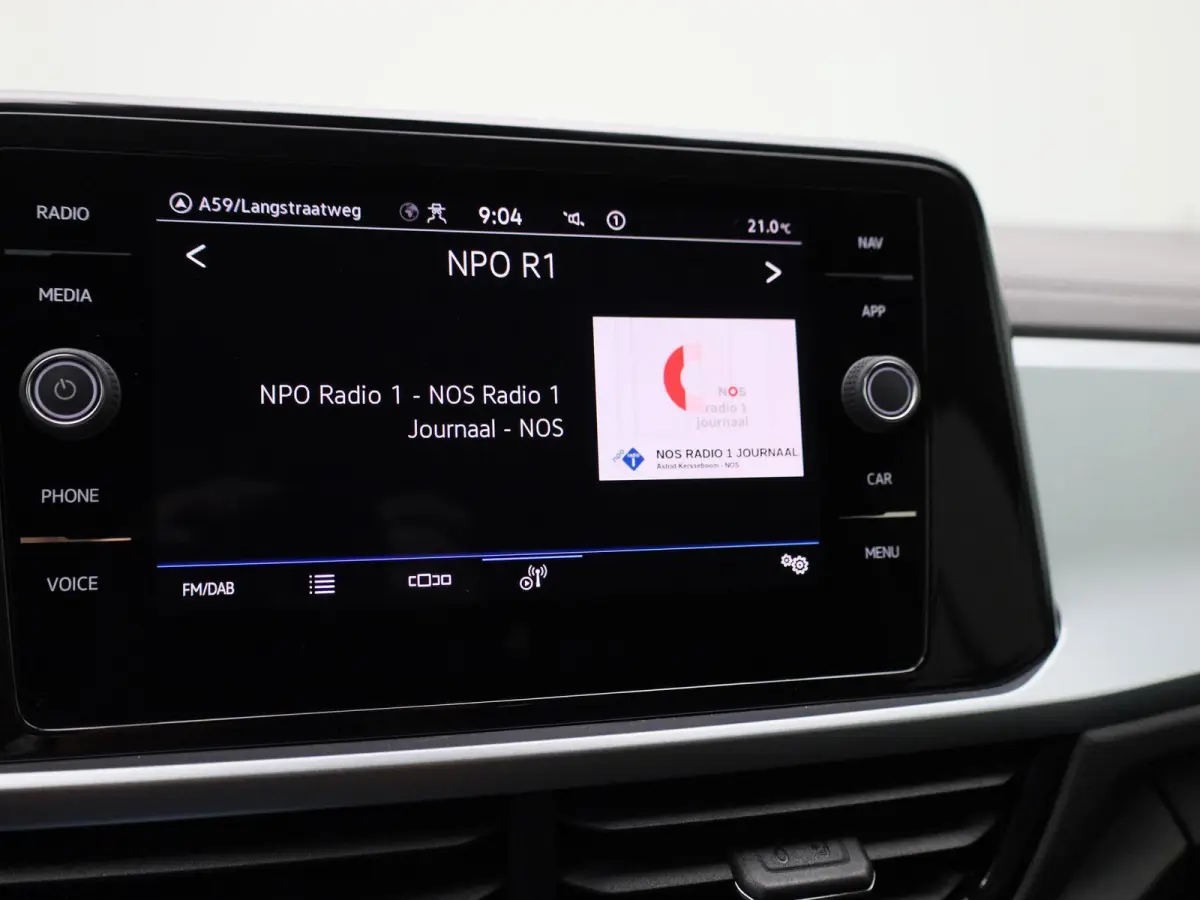 1.0 TSI Life 110 PK| Origineel Nederlands | Navigatie | Achteruitrijcamera | Privacy Glass | Parkeersensoren | Apple Carplay
