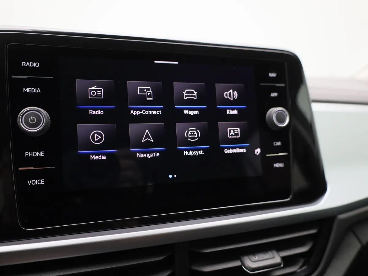 1.0 TSI Life 110 PK| Origineel Nederlands | Navigatie | Achteruitrijcamera | Privacy Glass | Parkeersensoren | Apple Carplay