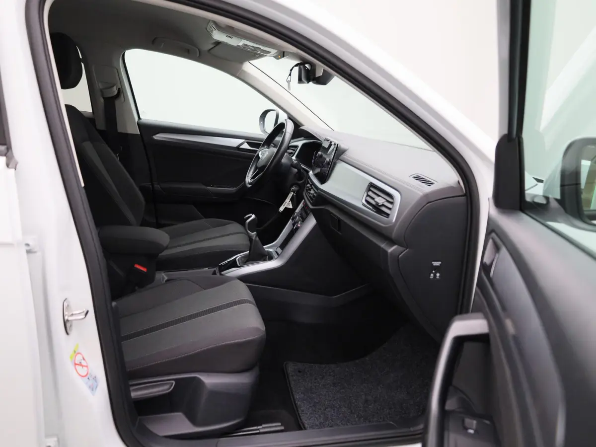 1.0 TSI Life 110 PK| Origineel Nederlands | Navigatie | Achteruitrijcamera | Privacy Glass | Parkeersensoren | Apple Carplay
