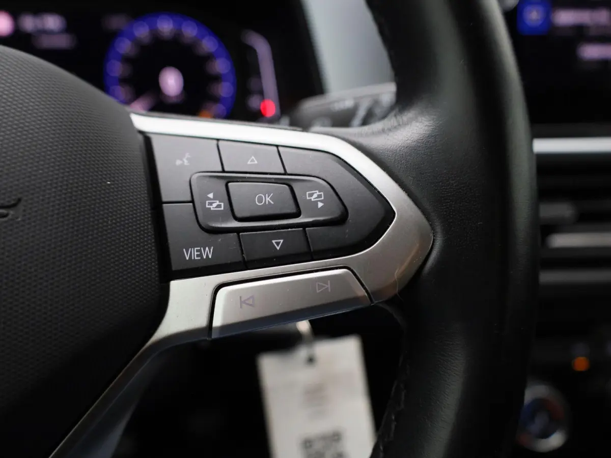 1.0 TSI Life 110 PK| Origineel Nederlands | Navigatie | Achteruitrijcamera | Privacy Glass | Parkeersensoren | Apple Carplay