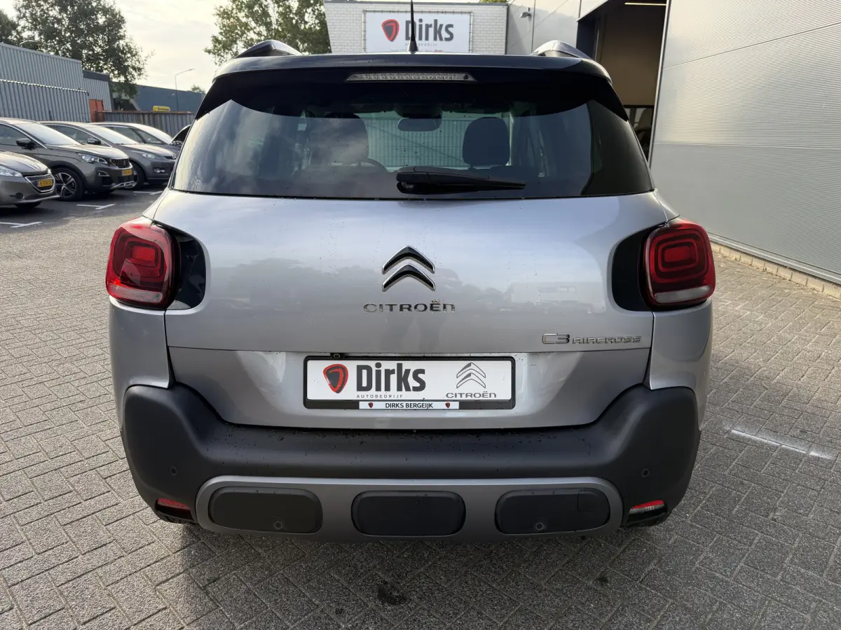 130pk Max (Camera - Keyless Entry - Head up - LED - Navigatie - Automatische Airco - Apple Carplay - 17")