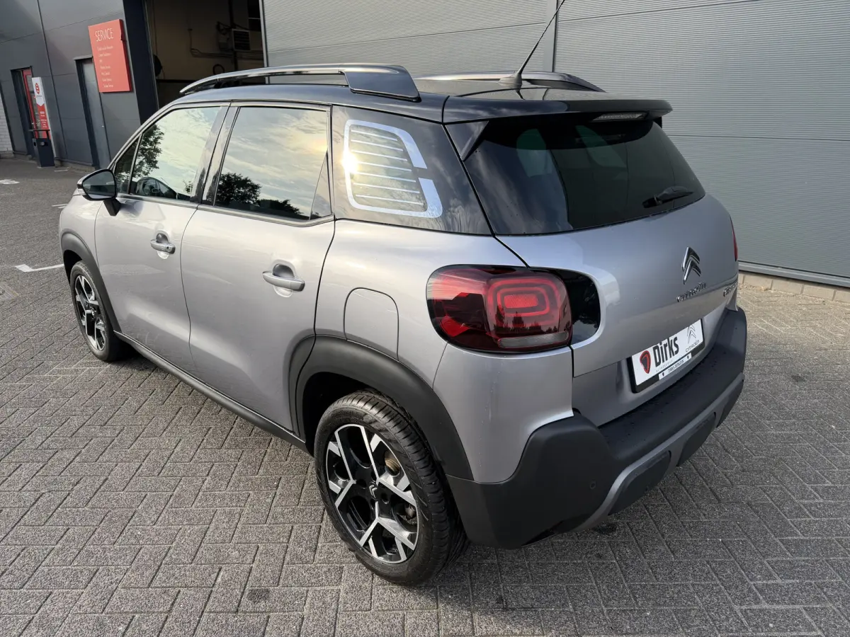 130pk Max (Camera - Keyless Entry - Head up - LED - Navigatie - Automatische Airco - Apple Carplay - 17")