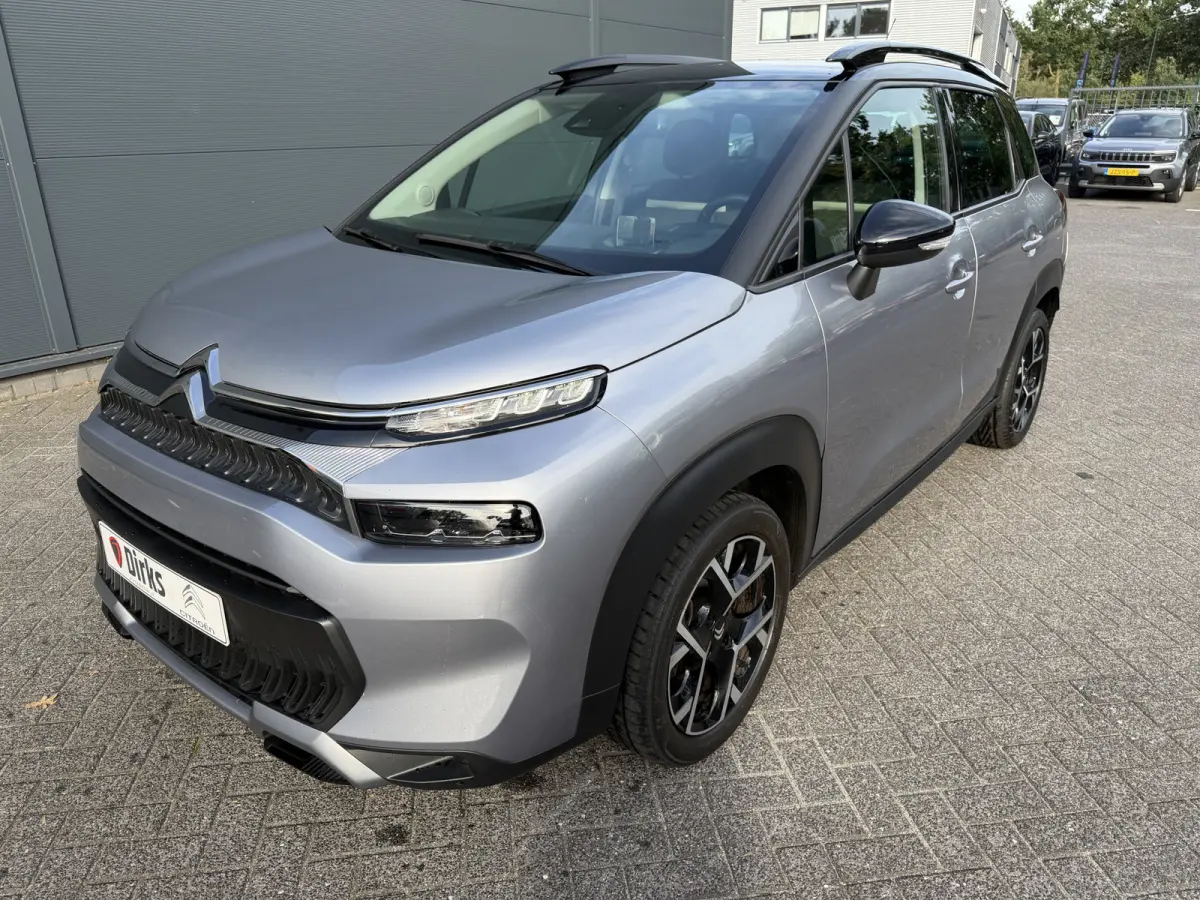 130pk Max (Camera - Keyless Entry - Head up - LED - Navigatie - Automatische Airco - Apple Carplay - 17")
