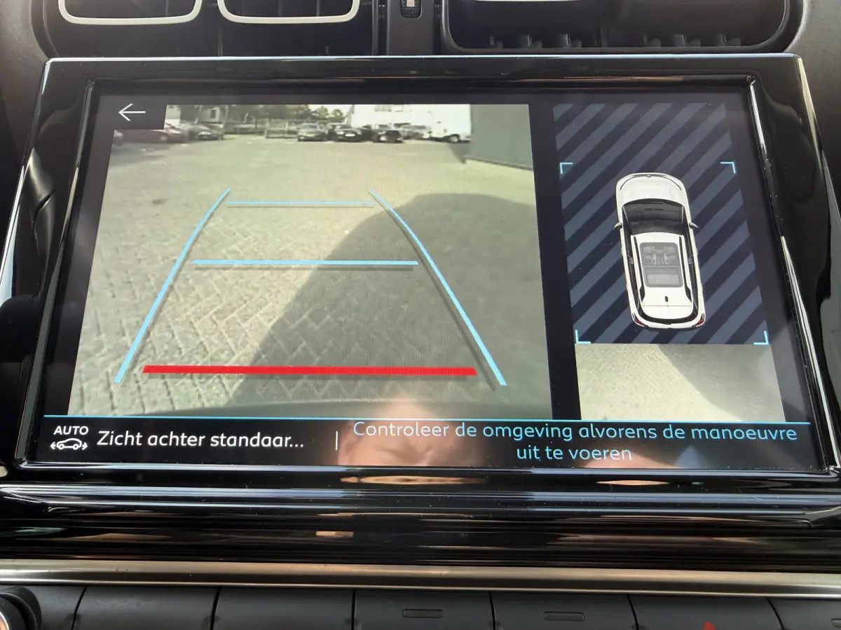 130pk Max (Camera - Keyless Entry - Head up - LED - Navigatie - Automatische Airco - Apple Carplay - 17")