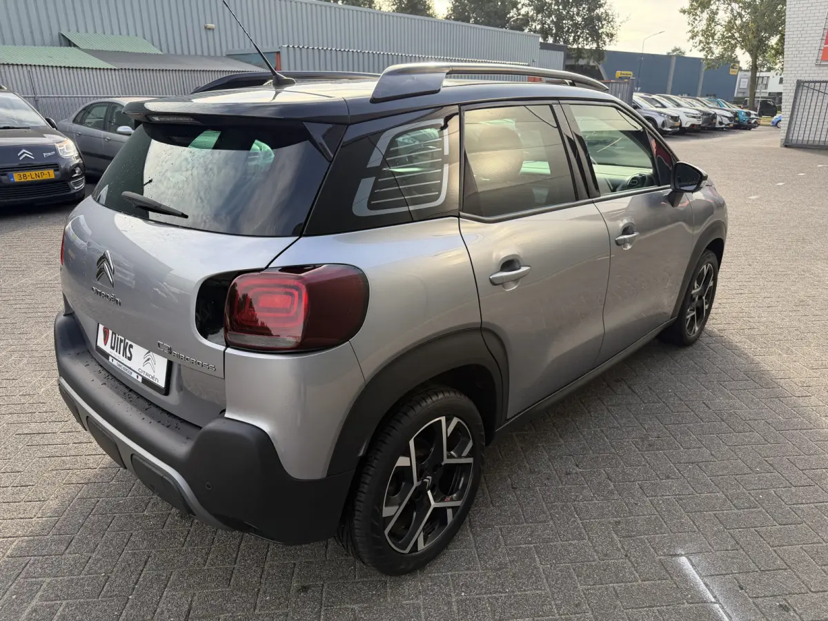 130pk Max (Camera - Keyless Entry - Head up - LED - Navigatie - Automatische Airco - Apple Carplay - 17")