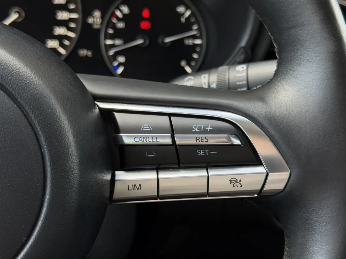2.0 e-SkyActiv-X M Hybrid Comfort / Keyless / Trekhaak / 18"LM / Carplay / Navi / PDC + Camera